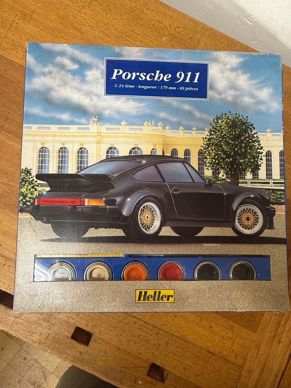 Revell Modellini d'auto: Porsche 911, Heller, Neuf, 1:24 – Nuovo (secondo la descrizione) da Chexbres venduto da rochecolombe
