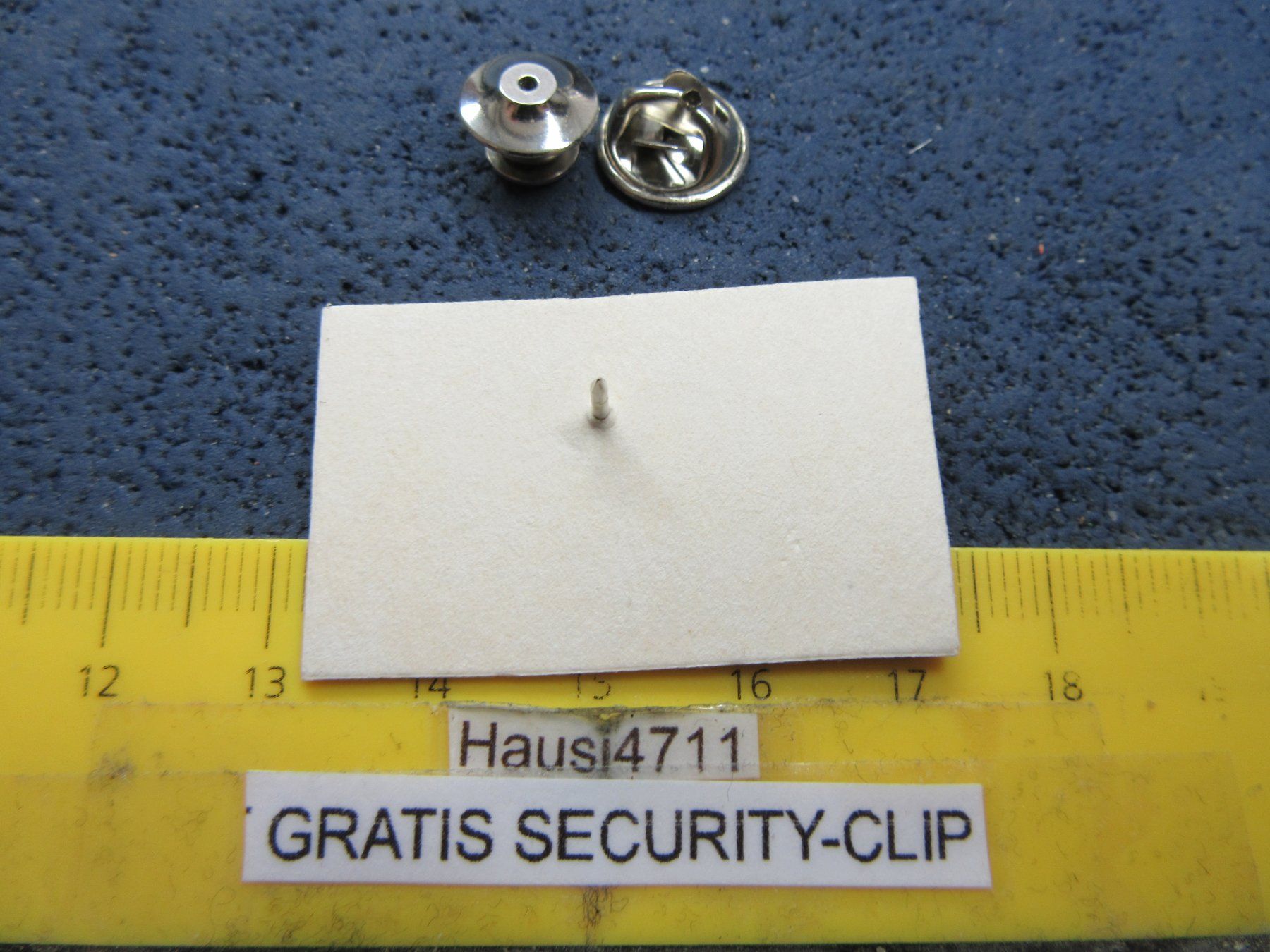 Plaketten & Abzeichen: DELAGE D 8 1936 AUTO PIN GLASIERT MIT SECURITY-CLIP – Gebraucht aus Ettingen von Hausi4711 1