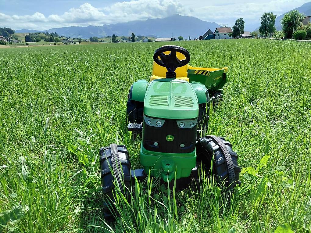 Fahrzeuge für Kinder: John Deer Traktor mit Anhänger – Gebraucht aus Wangen von Schnurrli15 1