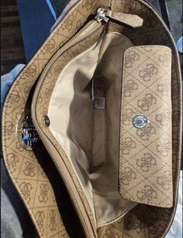 Guess Borse da donna: Guess Handtasche braun mit Logomuster – Nuovo (secondo la descrizione) da Zell ZH venduto da Eva-Jana 3