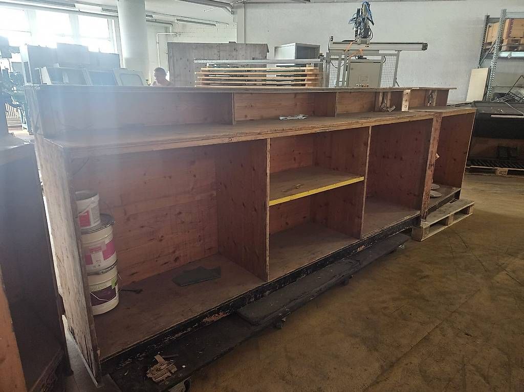 Tische: Holzbar Indoor / Outdoor "Schiterbig" Design – Gebraucht aus Rheineck von inf_kv7d 4