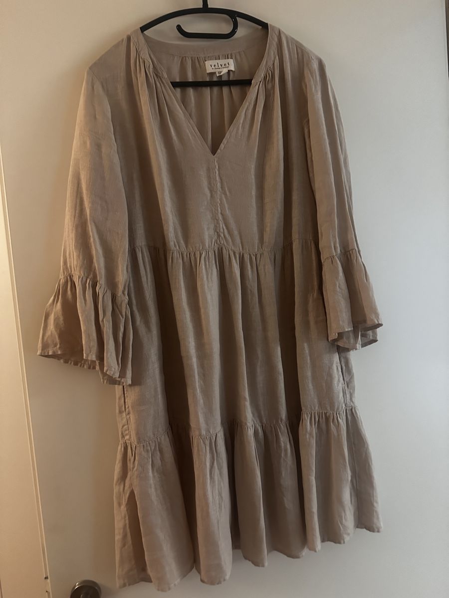 Kleider: Sommerkleid Leinen beige  – Gebraucht aus Kriens von Pilatu 4
