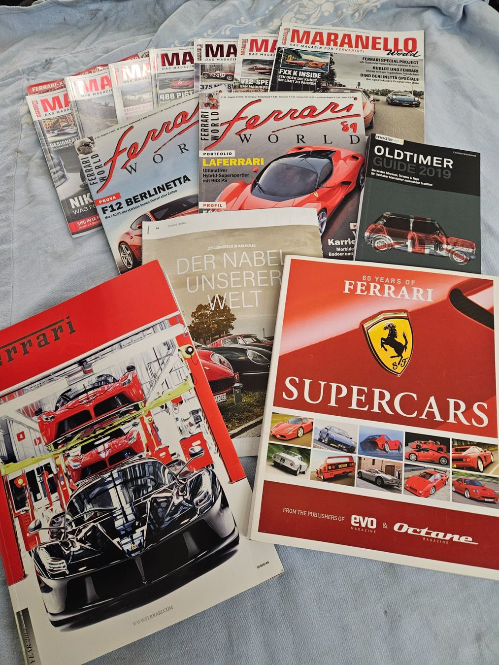 Riviste & Magazine: Ferrari und Maranello World – Usato da Männedorf venduto da go-rs484