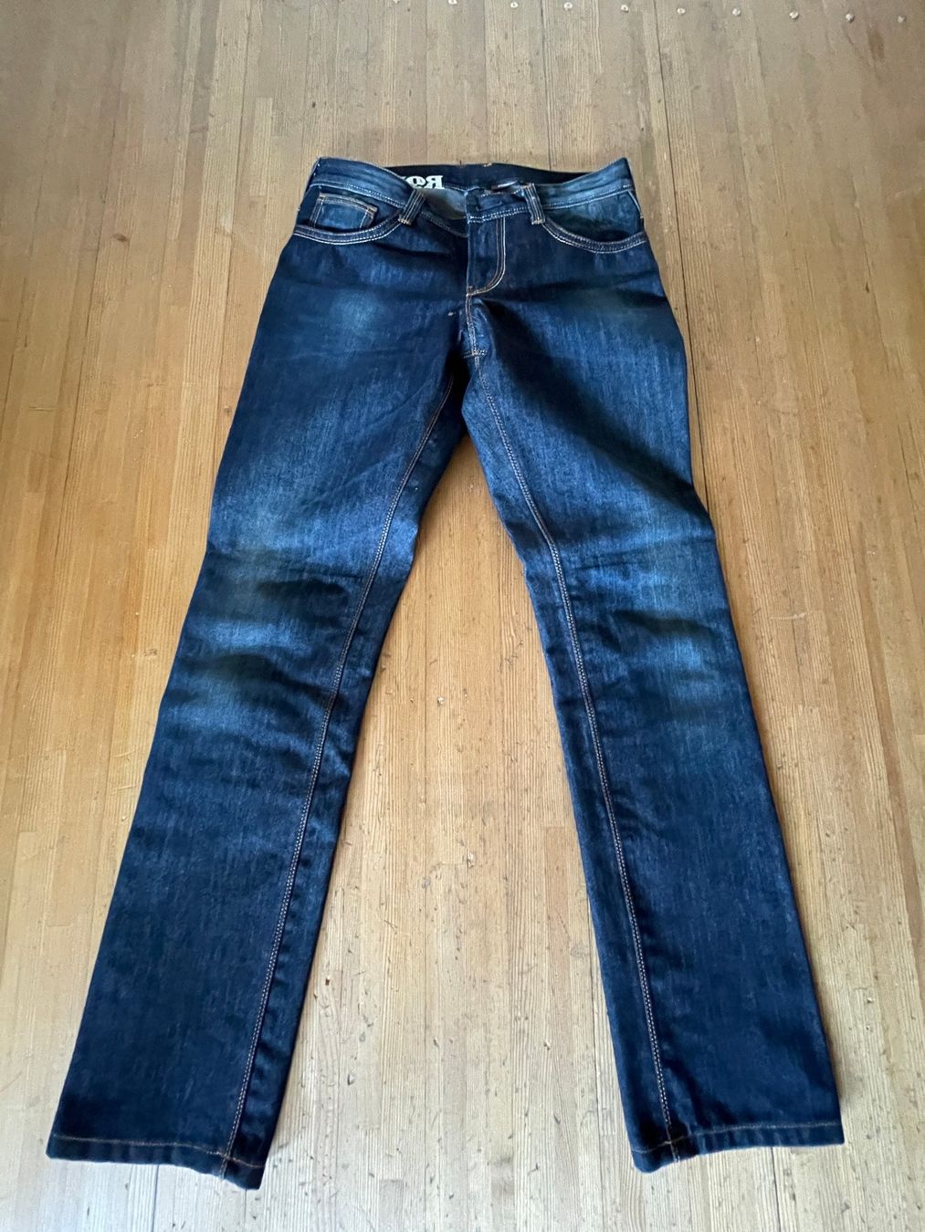 Rokker Jeans: Rokker Motorradjeans Damen – Usato da Widnau venduto da rian0070
