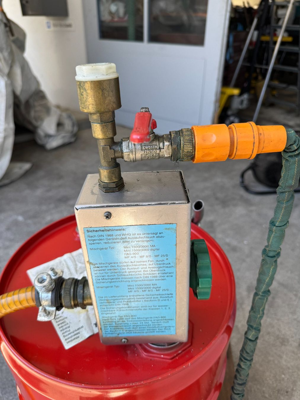 Pompe & Parti di ricambio: Kühlwasser-Mischgerät / Emulsion-Mischgerät – Usato da Magden venduto da Fmtech 2