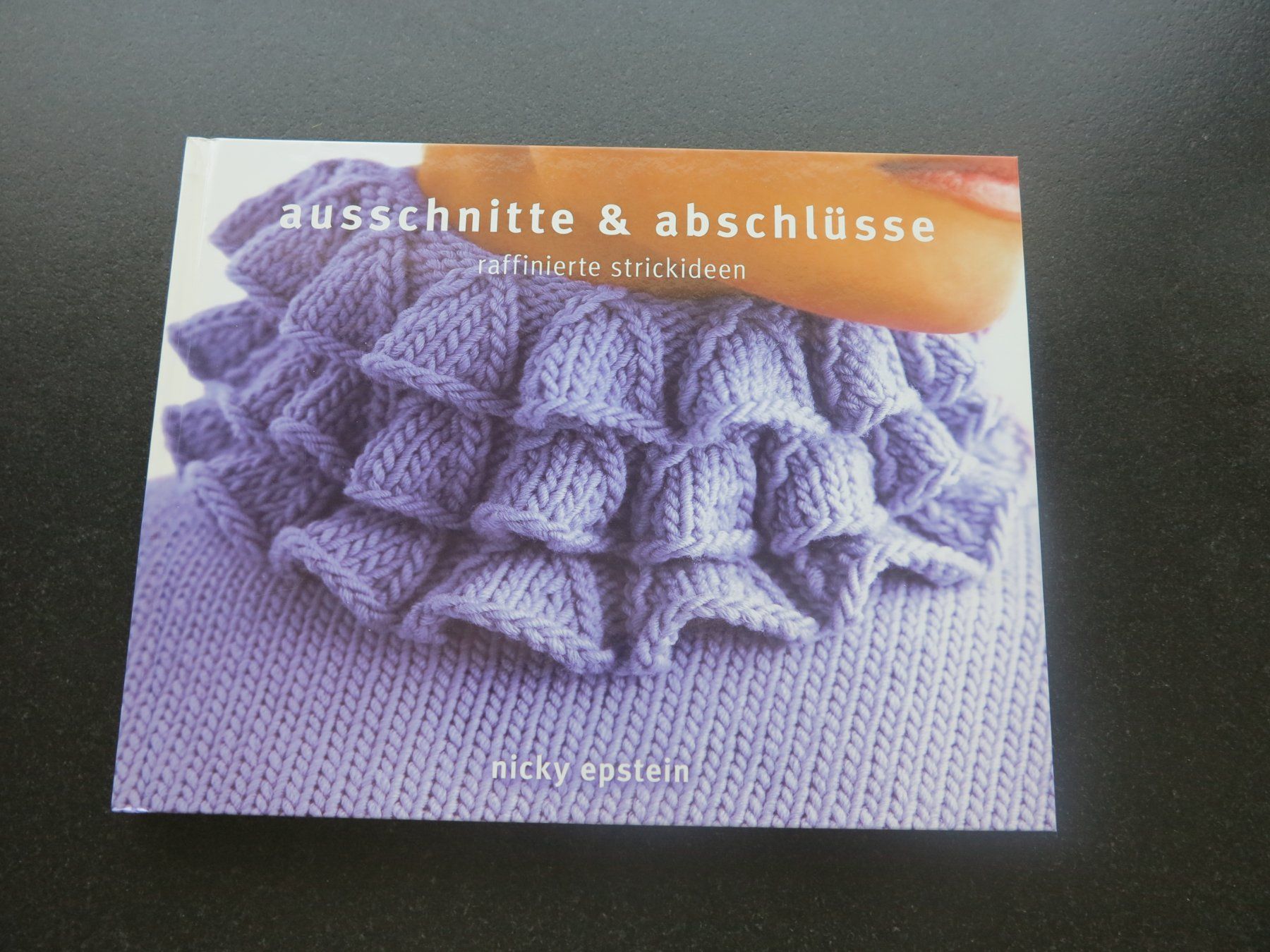 Libri: Ausschnitte & Abschlüsse von Nicky Epstein – Usato da Büttikon AG venduto da Kaebri