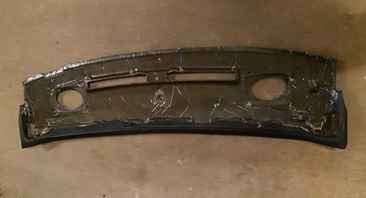 Tutti pezzi di ricambio auto: Armaturenbrettabdeckung  für Firebird – Usato da Niedergösgen venduto da usc_8fsx 1