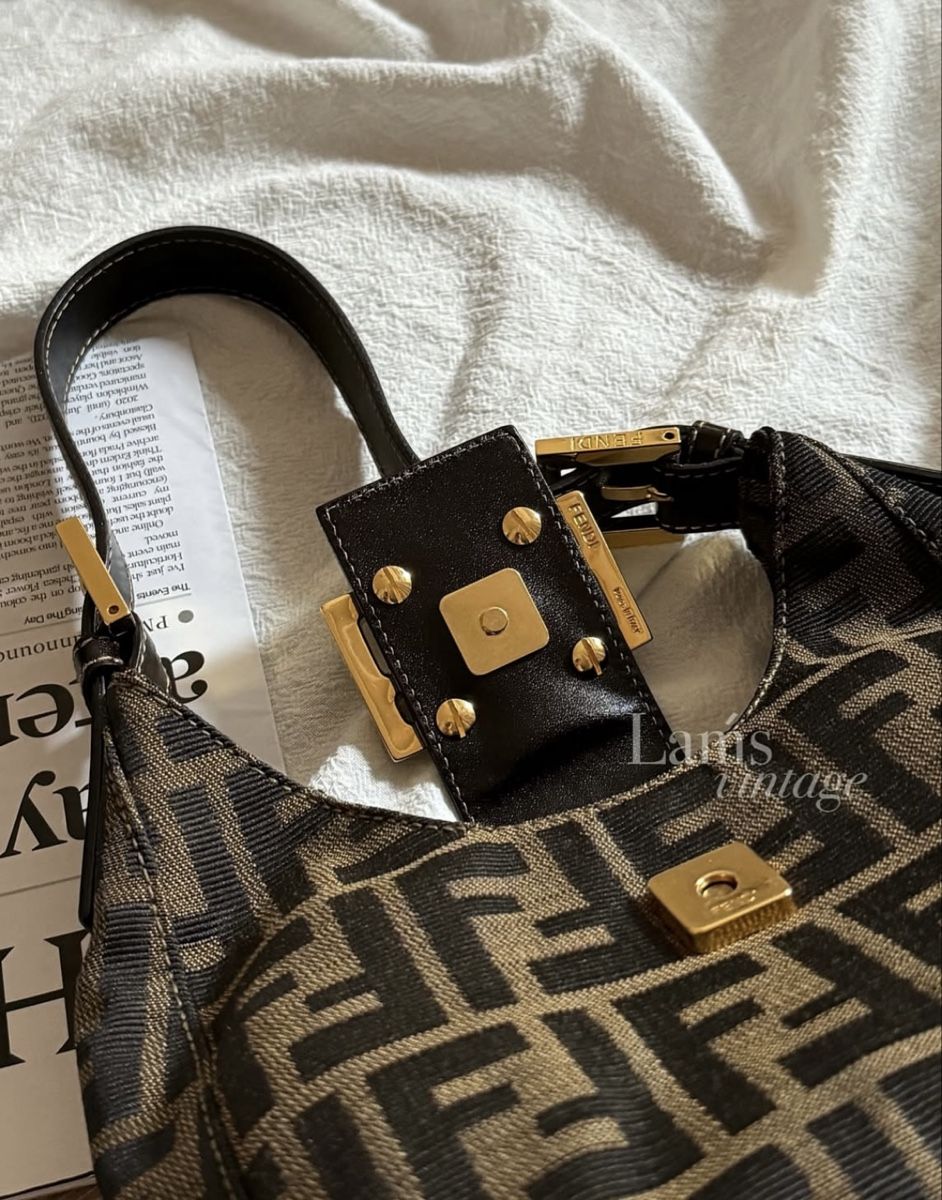 Fendi Sacs femmes: Fendi mini vintage purse 100% authentic – D'occasion à Zürich par dam_t7hk 3