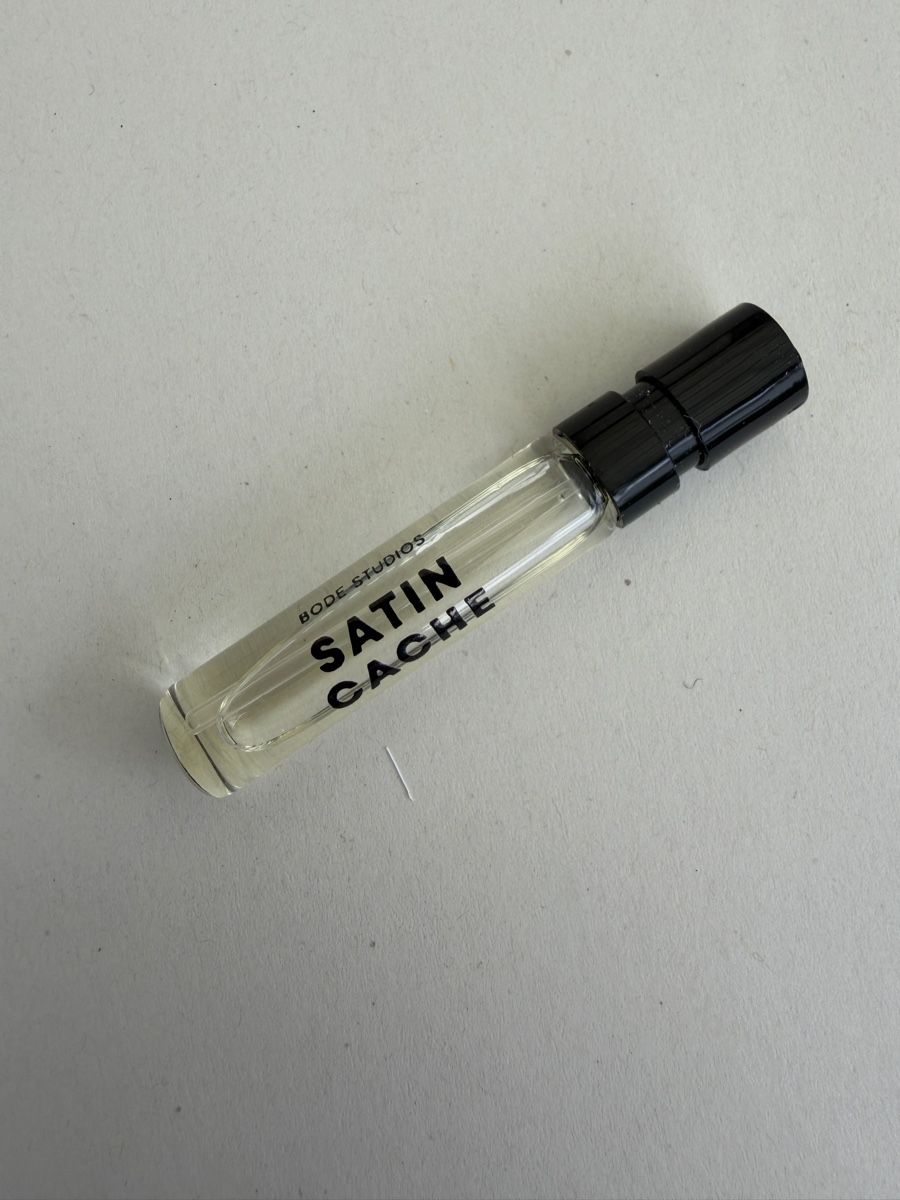 Profumi & Eau de Toilette: Satin Cache on Bode Studios 2ml Duftprobe  – Nuovo (secondo la descrizione) da Meierskappel venduto da Philium 1