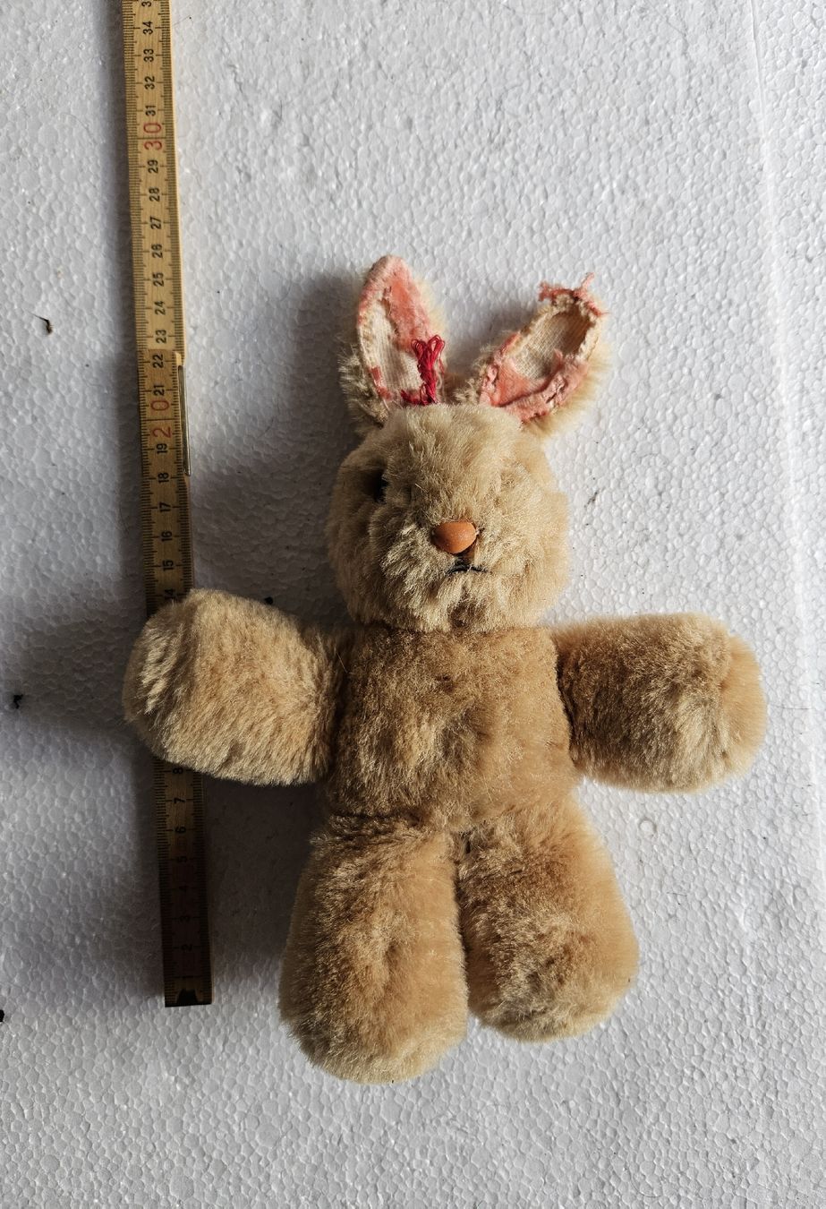 Jouets: alter Hase - Stofftier – D'occasion à Haslen GL par Sandra40