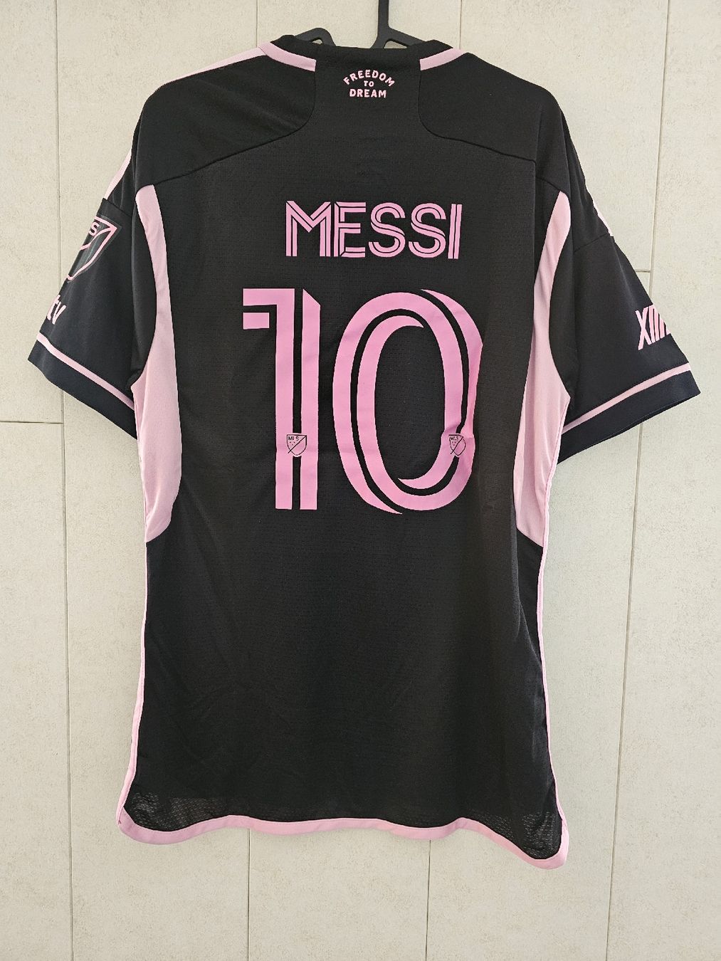 Leibchen & Hosen: Inter Miami Spielertrikot 23/24 – Neu (gemäss Beschreibung) aus Rickenbach LU von LichterWelt 1