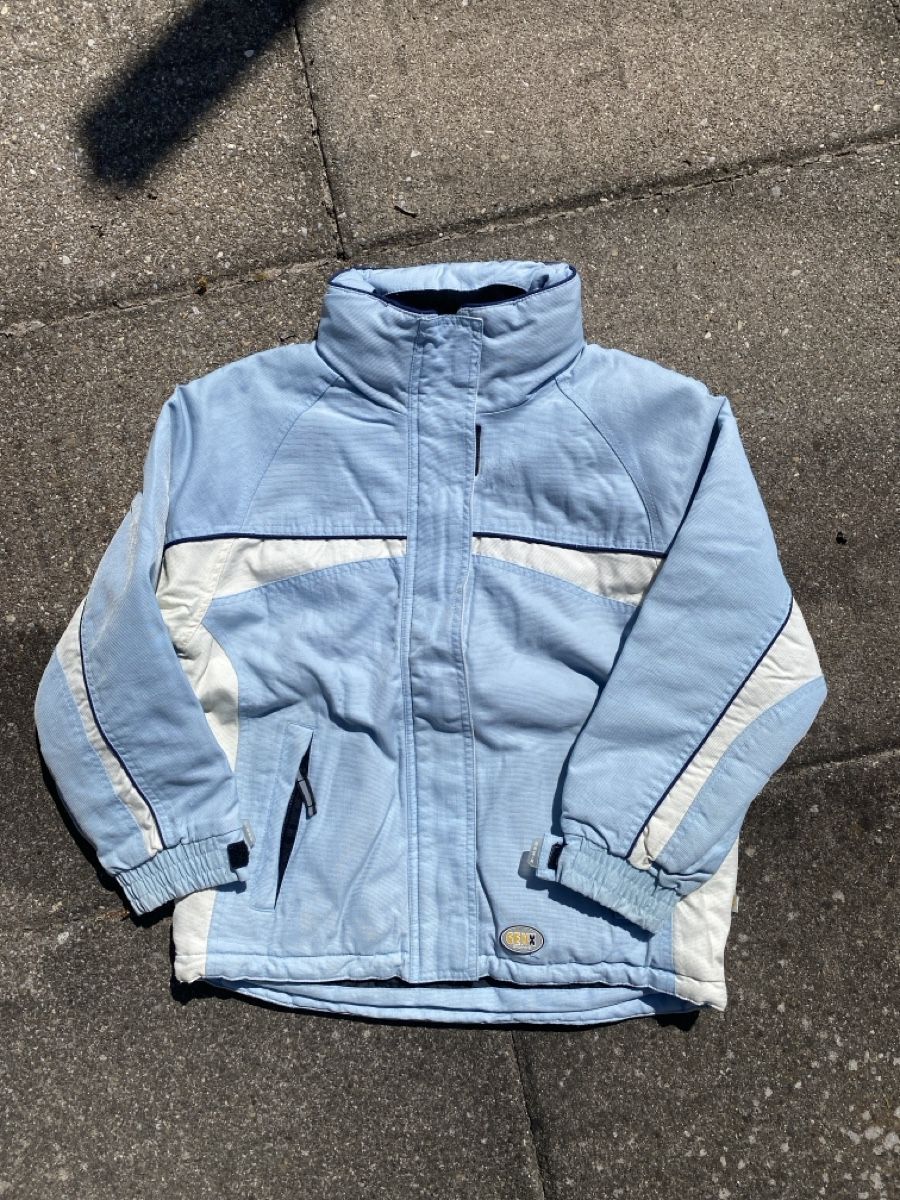 Vestes: hellblaue Winterjacke, Grösse 128 – D'occasion à Wettingen par vpr_9gz6