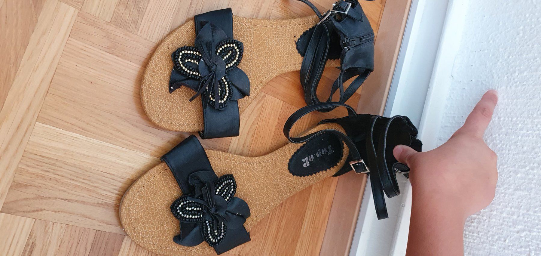 Graceland Scarpe per ragazze: Sandales plats avec fleurs pointure 39 – Nuovo (secondo la descrizione) da Prilly venduto da RoDyRe