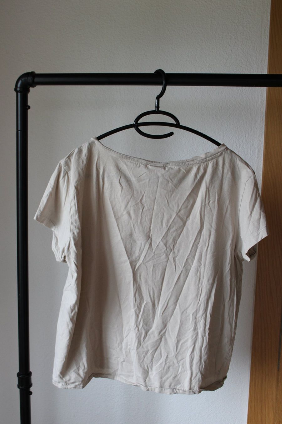 H&M T-shirt: Schlichtes Beiges Shirt – Usato da Hombrechtikon venduto da lehnerrr 4