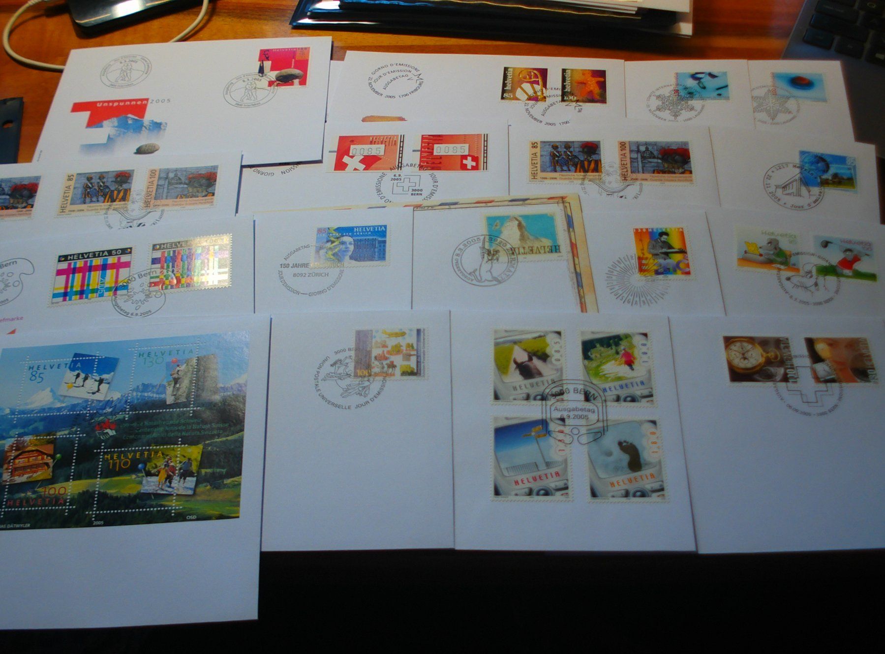 Tutti i francobolli: Set FDC 2005, 25  Belege – Usato da Niederwil AG venduto da morostahu 1
