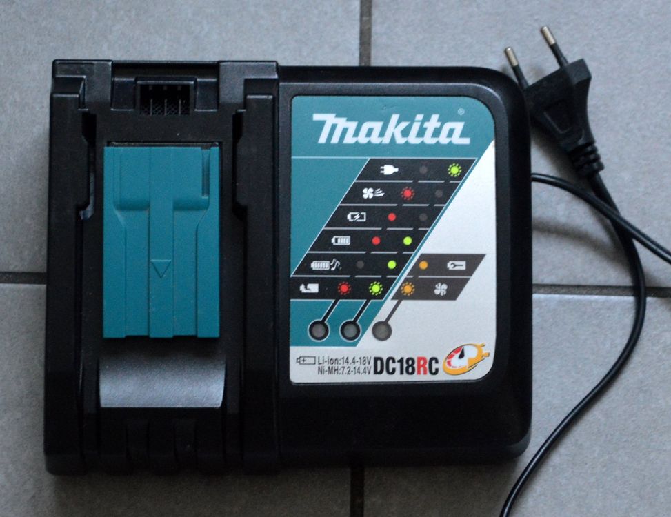 Makita Ladegerät DC18RC (Nr. 49) (Gebraucht) in Illnau für CHF 35 - mit
