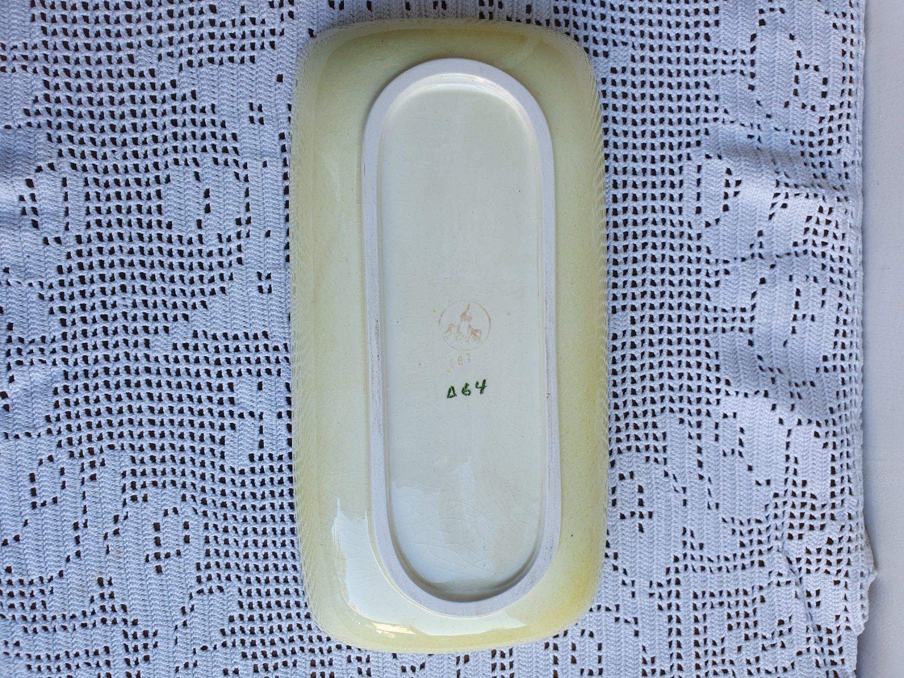 Schalen: Kleine gelbe Schale mit einem Blumenmotiv – Gebraucht aus Villnachern von RicardoMary 2