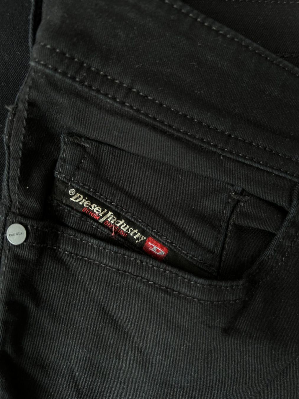 Diesel Jeans: Diesel Jeans – D'occasion à St. Gallen par look-twice 1
