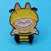Pin: Labubu als Insekt (Biene...Hummel?) ca. 3 cm