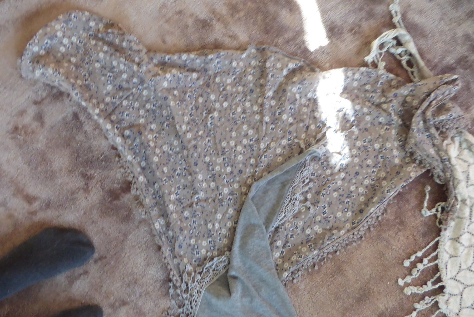 Foulard & Sciarpe: 4 Romantische Schal – Usato da Sargans venduto da Benziner 3