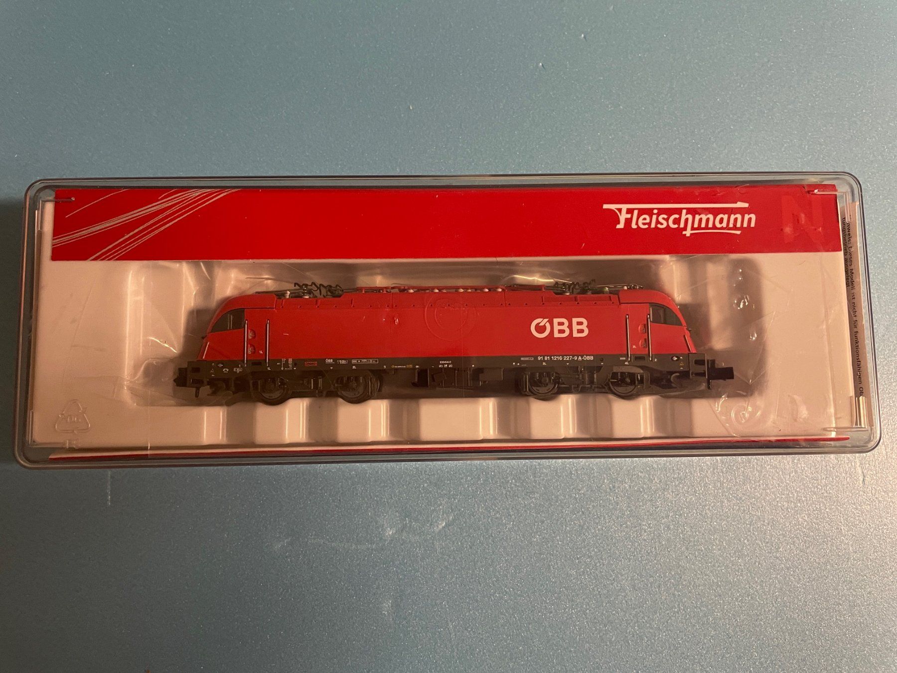 Fleischmann Modellini di ferrovie: Fleischmann 7570029 DCC&Sound 1216 227-9 ÖBB E-Lok – Usato da Horgen venduto da jehaupt38 1