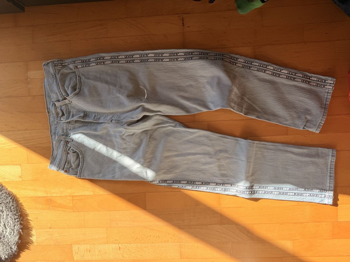 Jeans: Jeans Levis  – Usato da Wavre venduto da ali_fyq9