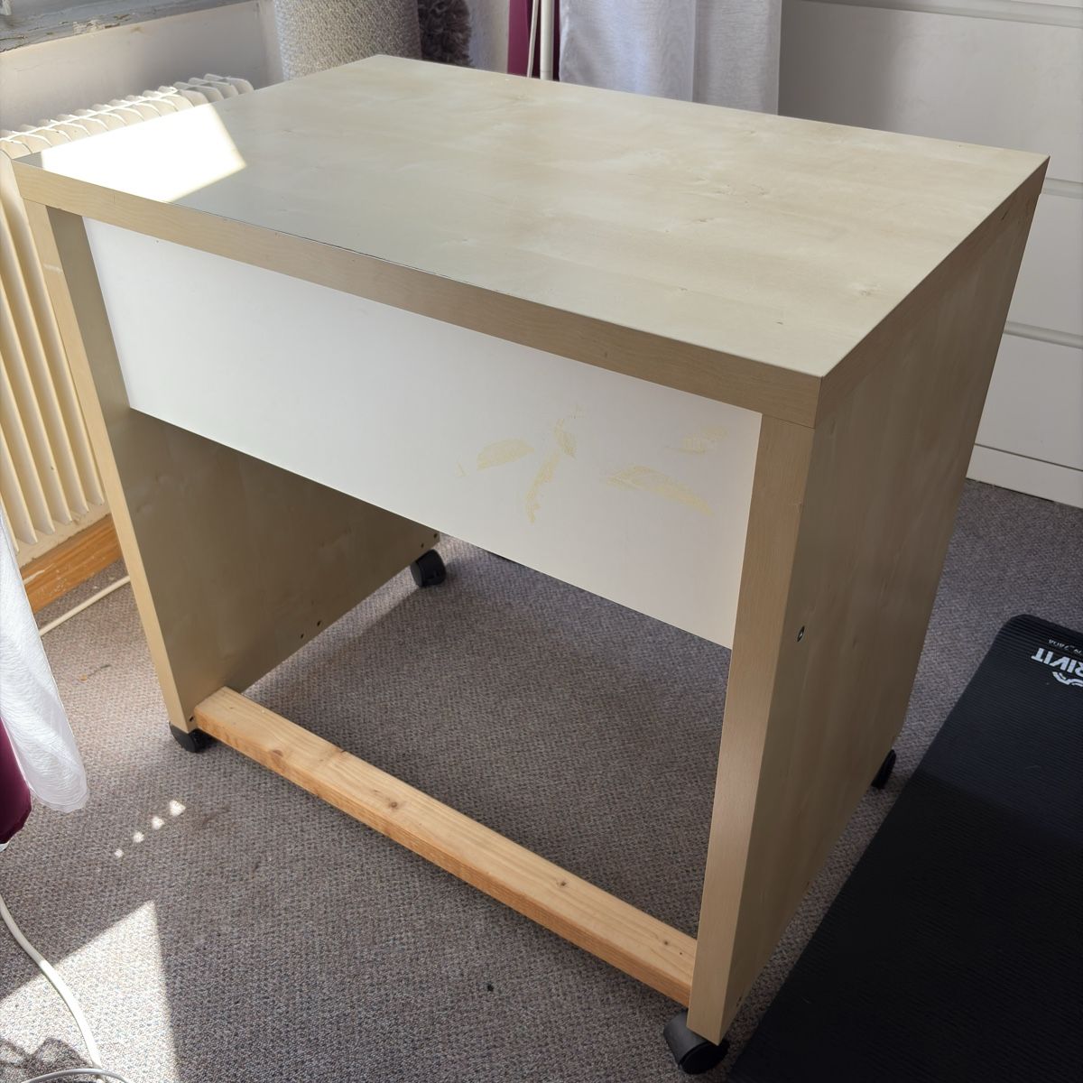 Schreibtische: Bureau a roulettes – Gebraucht aus Moudon von TigerrrEye 2