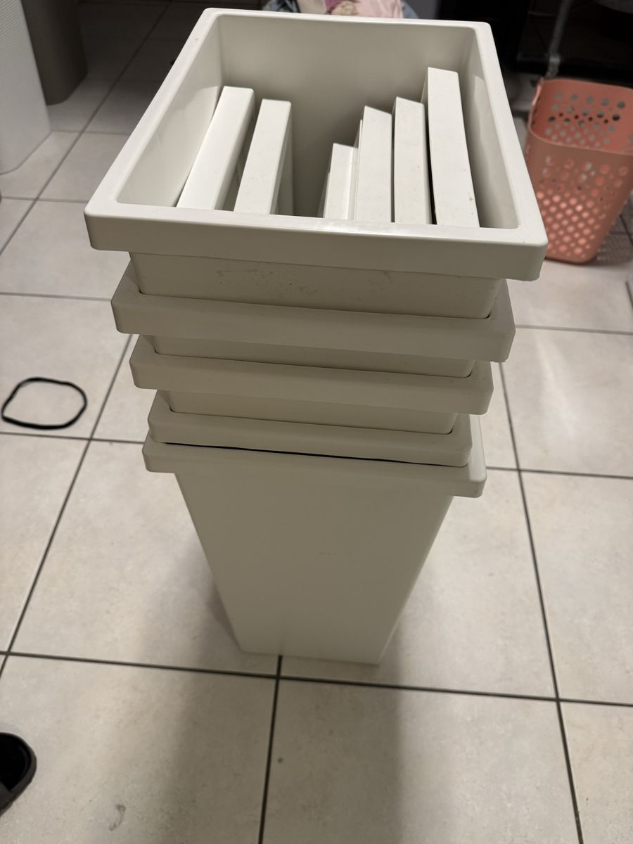 Ikea Contenitori & Simili: 5 Weisse Wäschebehälter mit Deckel – Usato da Münchenbuchsee venduto da LuiConte 1