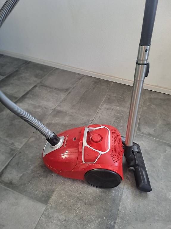 Aspirapolveri & Accessori: Aspirateur Rowenta  – Usato da Bellerive VD venduto da tak_vz68
