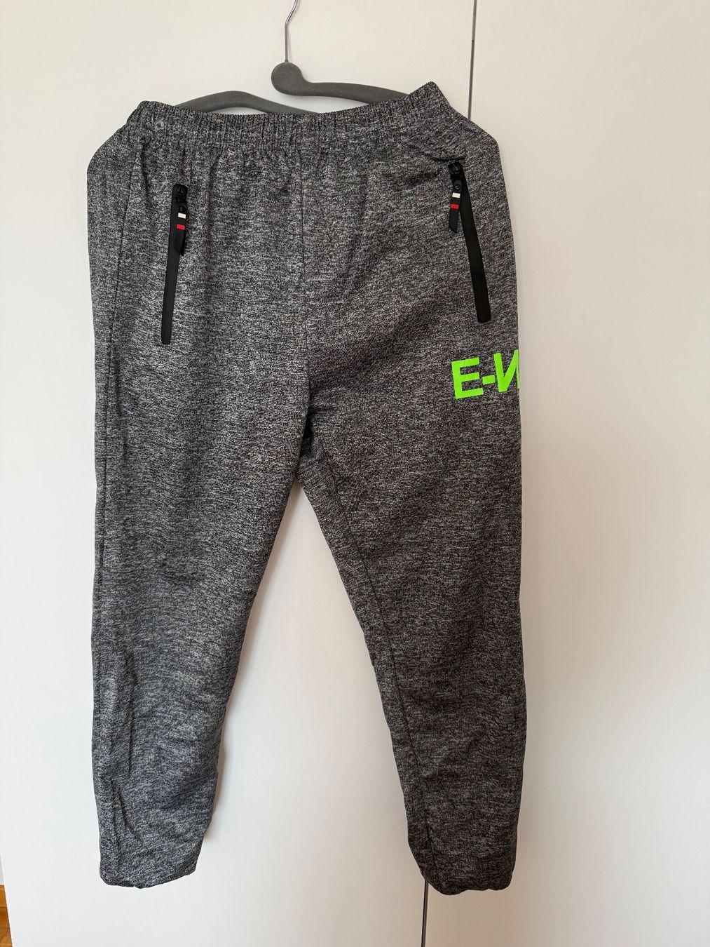 Pantalons: Sporthosen Unisex – D'occasion à Nänikon par tob_g7dm