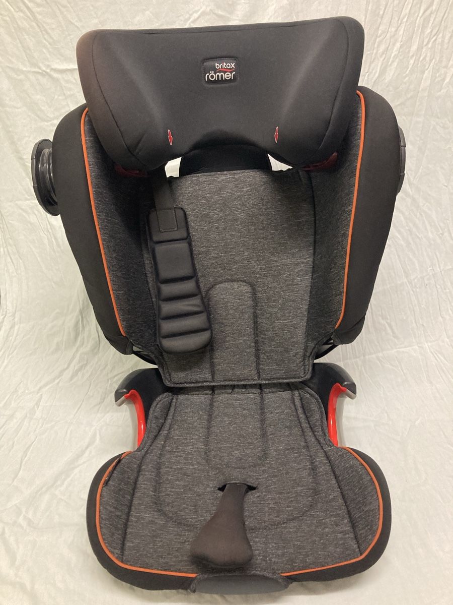 Britax Römer Seggiolini per auto: Autositz für Kinder – Usato da Unterkulm venduto da Anjo86