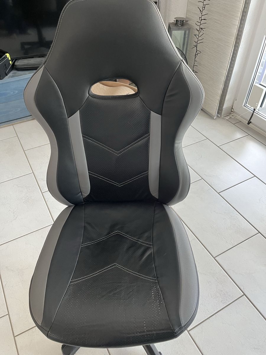Chaises: Gaming Stuhl schwarz grau – D'occasion à Niederwil AG par Xirt65 3