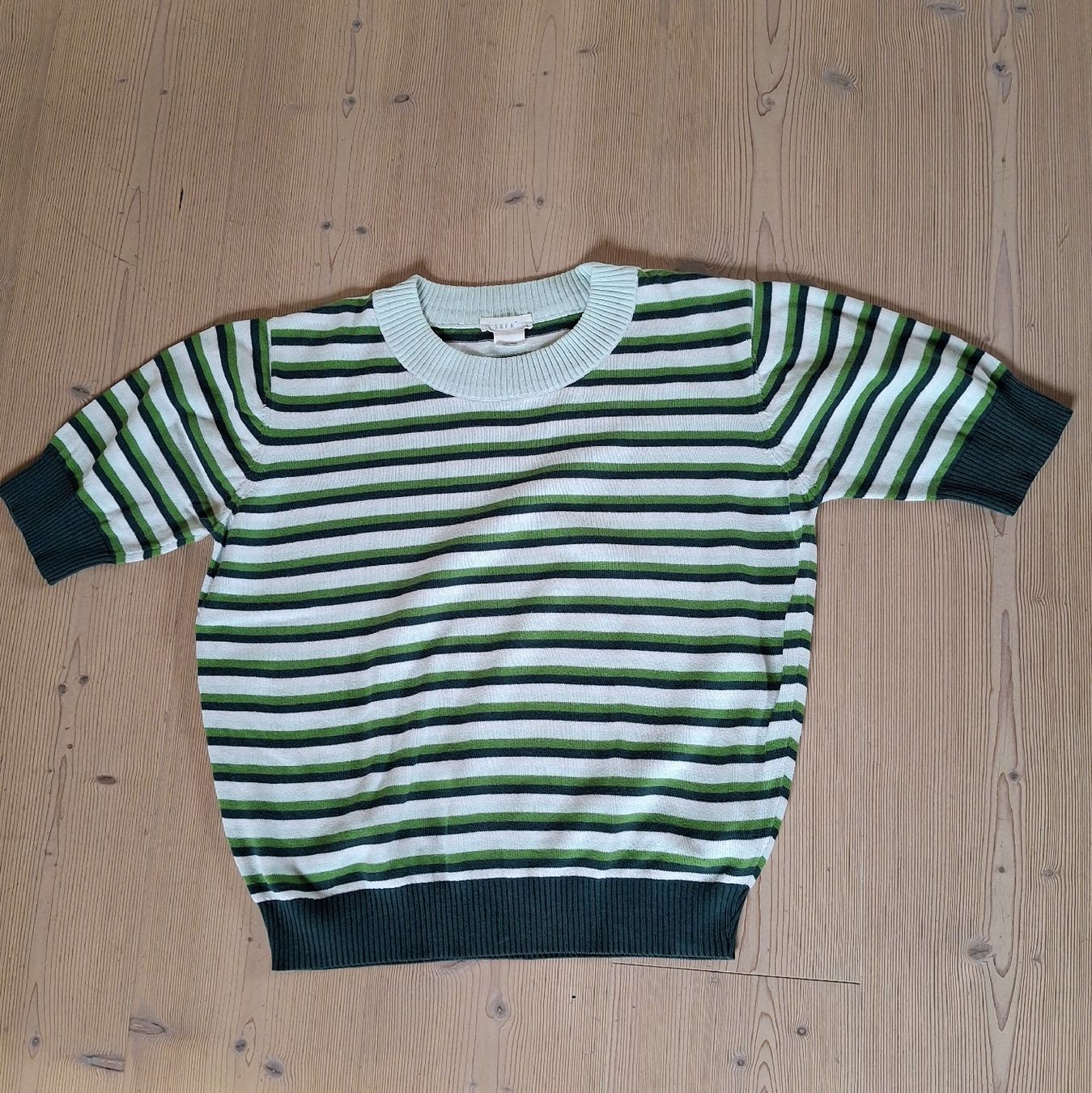 T-Shirts: SKFK Bio Baumwoll Sommerpullover gestreift, Grösse M – Gebraucht aus Büren an der Aare von Regiso
