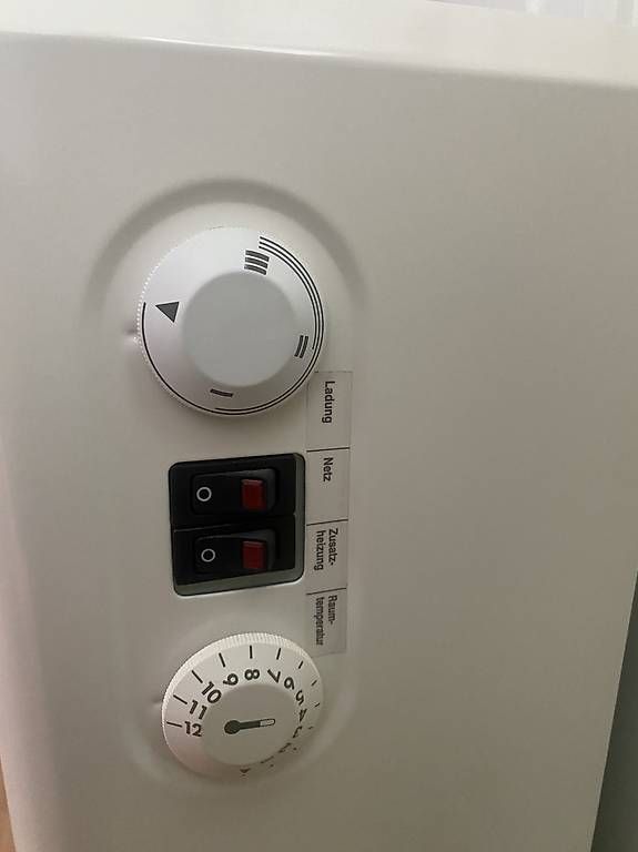 Radiatori: Neuwertiger Elektrospeicherofen – Nuovo (secondo la descrizione) da Horgen venduto da Amo231 2