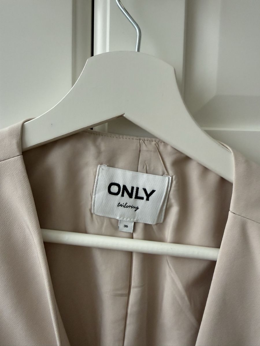 Only Top: Only Weste beige Grösse 36  – Nuovo (secondo la descrizione) da Giswil venduto da Ody2 1