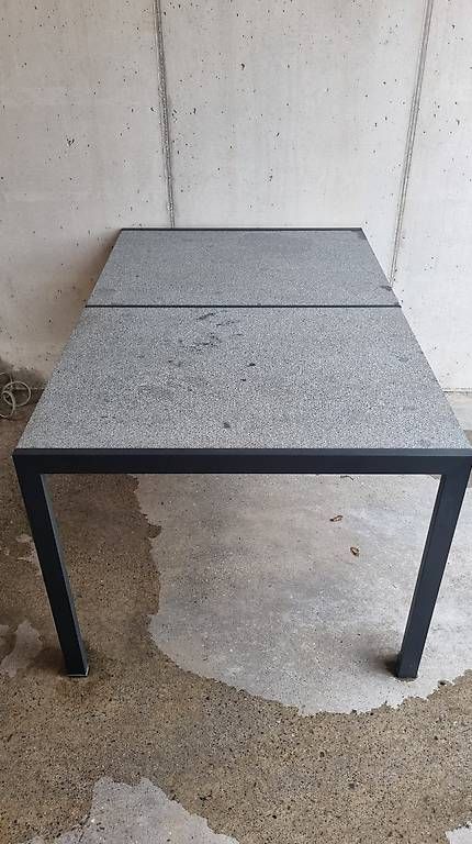 Tables: Massiver Steintisch – D'occasion à Hendschiken par Greebo01