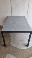 Massiver Steintisch