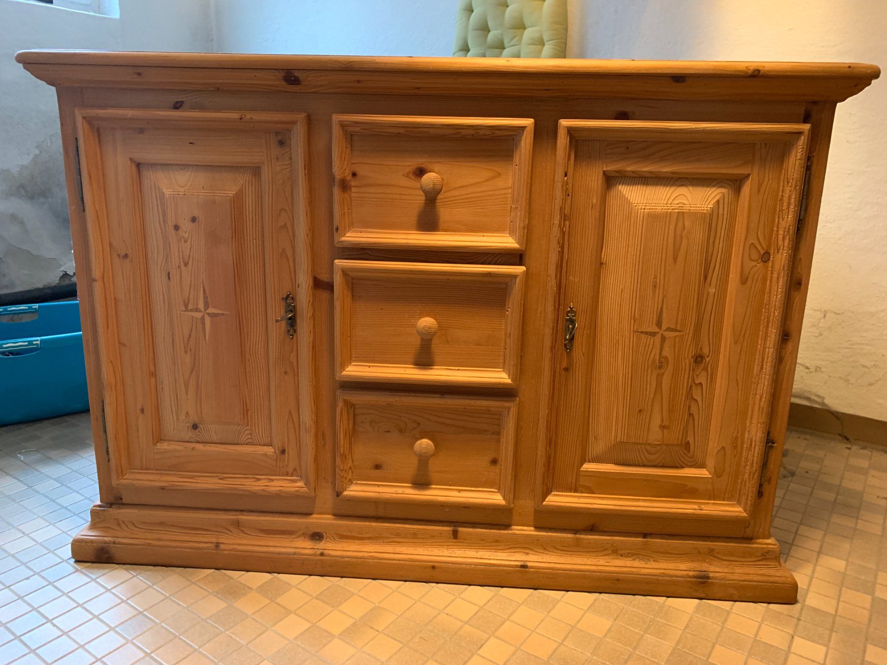 Commodes: Kommode aus Holz – D'occasion à St. Gallen par Horizon07