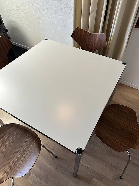 USM Tavoli: Table USM Haller en stratifié gris perle // Ref. AY0354 – Usato da Ravoire venduto da ARKY_s 2