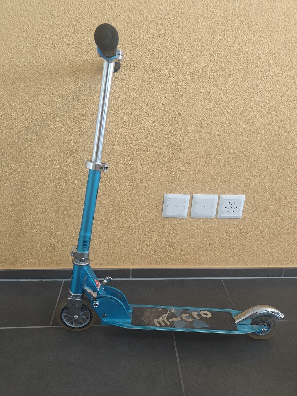 Micro Kickboard: Micro Scooter blue used condition – Gebraucht aus Fällanden von antogranell