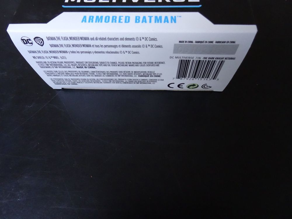 Figurines: DC Multiverse Actionfigur Armored Batman McFARLANE – Neuf avec emballage d'origine à Olten par Disc-Ausverkauf 2