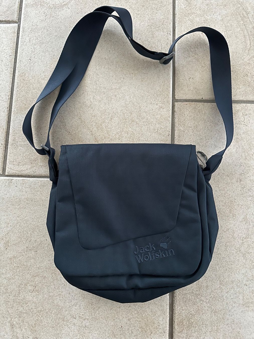 Borse da donna: Jack Wolfskin Umhängetasch Dunkelblau – Usato da Jona venduto da Petra2607