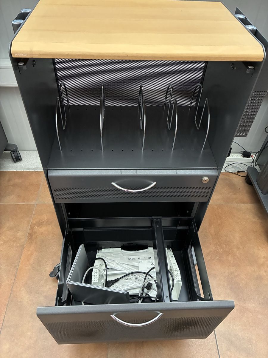 Korpus: Sideboard / Rollmöbel für Büro – Gebraucht aus Müllheim Dorf von top_6sdg