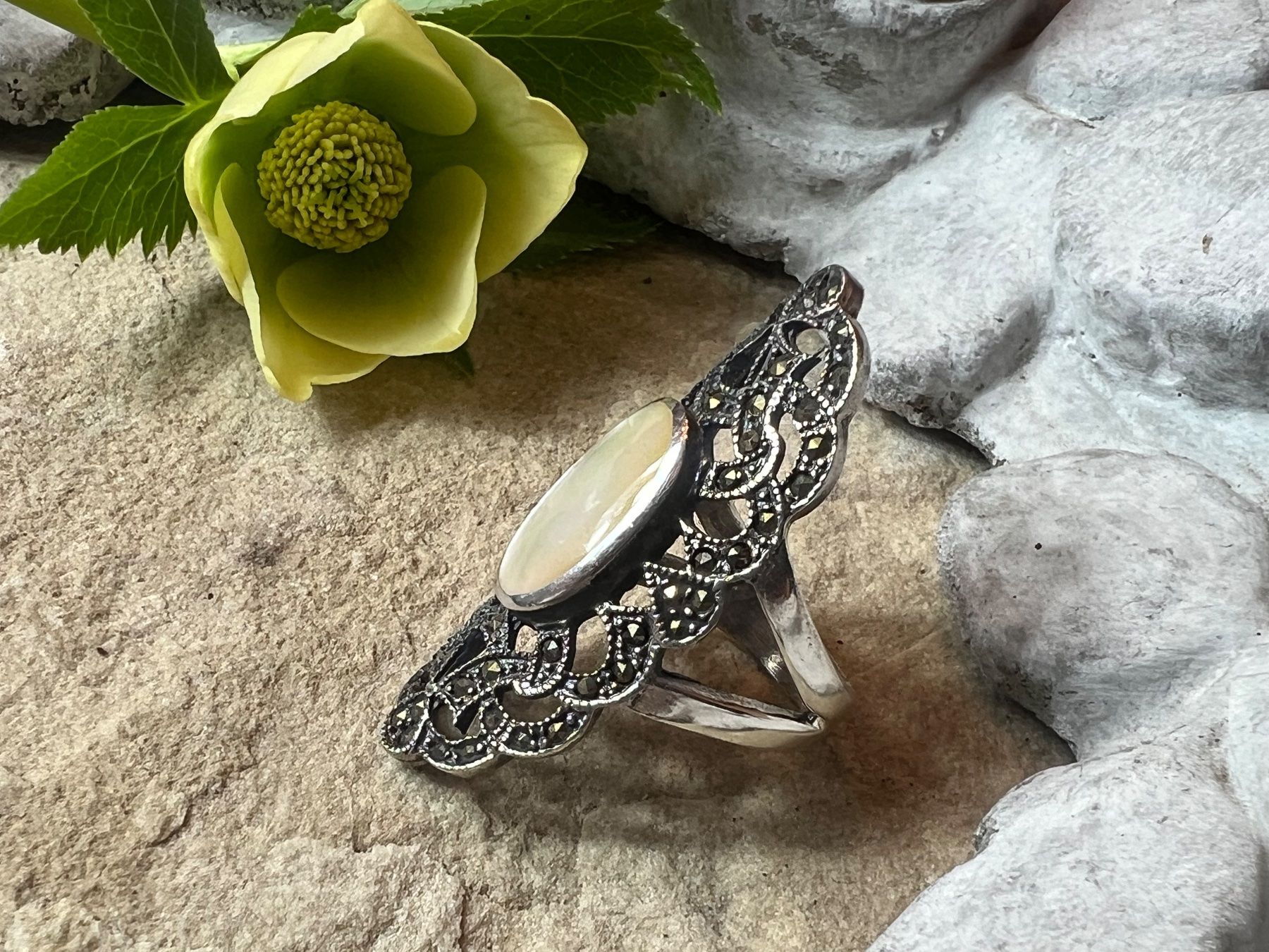 Anelli: Art Deco Ring lang i. Silber 925 m Perlmutter Markasiten 57 – Nuovo (secondo la descrizione) da Bern venduto da Jiffy 5