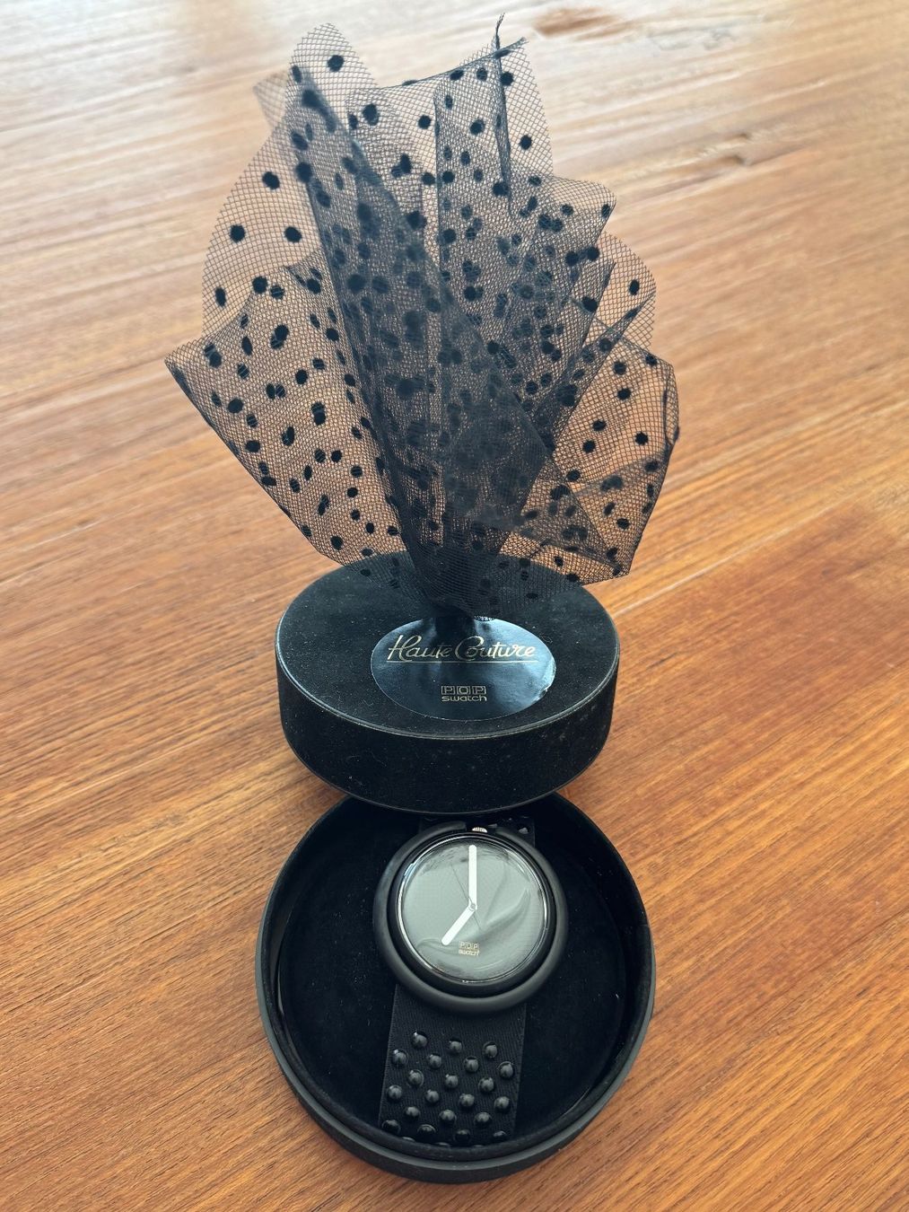 Swatch Orologi: Pop Swatch Special "Coco Noir" PWBB142 (1989) – Nuovo e nell'imballaggio originale da Walchwil venduto da Likrilo