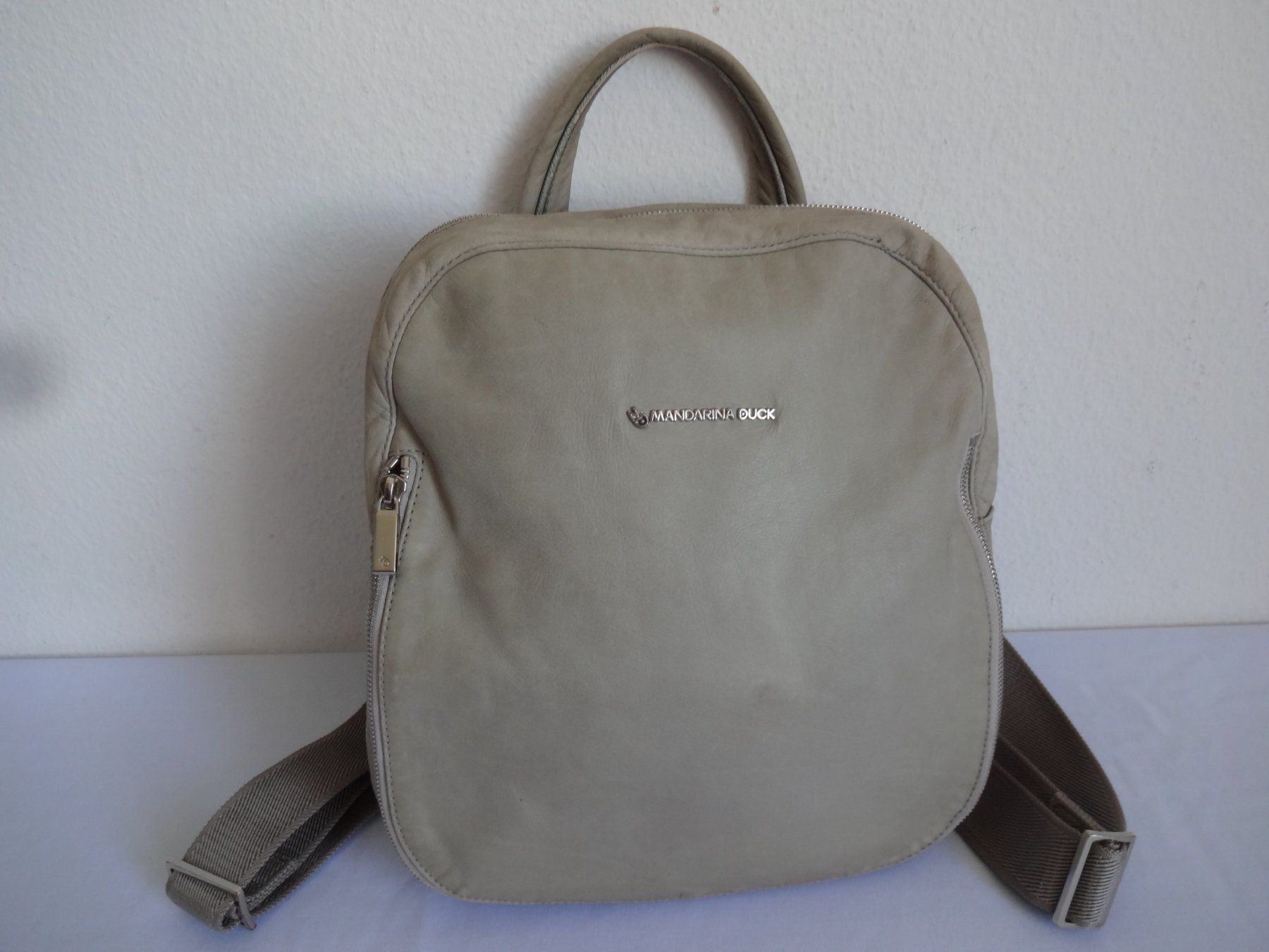 Mandarina Duck Zaini: Orig. "" Mandarina & Duck "" Echtleder Rucksack – Usato da Frauenfeld venduto da Jahy