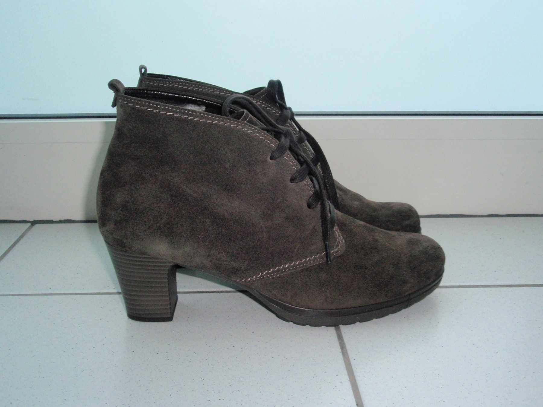 Gabor Damenschuhe: Gabor Lederstiefeletten Grösse 40 – Gebraucht aus Basel von chien008