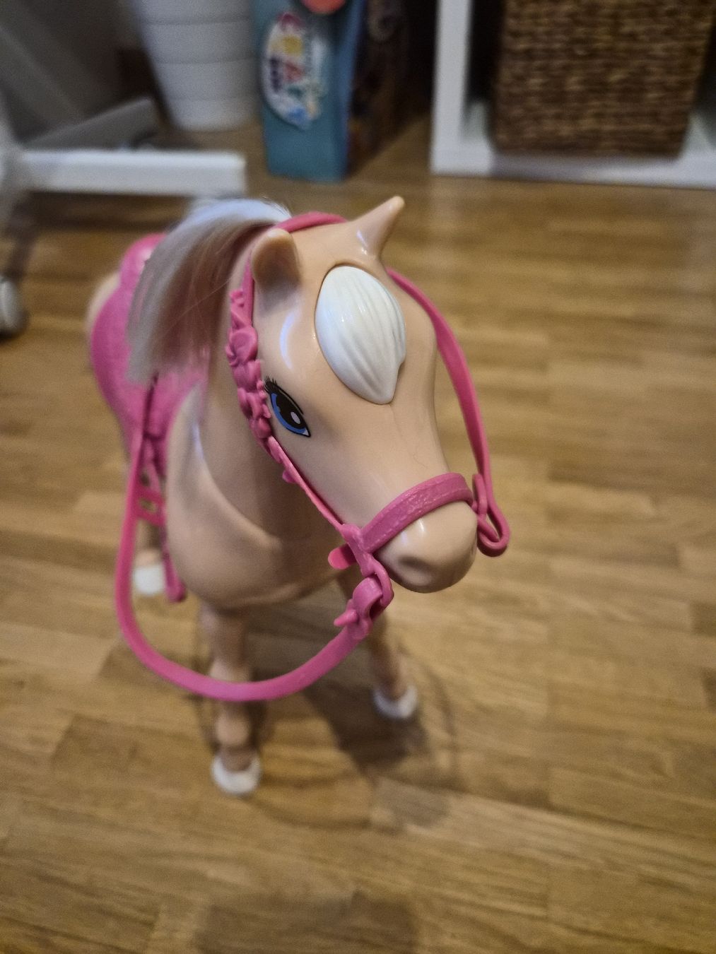 Jouets: Cavallo che balla, Barbie – D'occasion à Reinach BL par Glitterlol