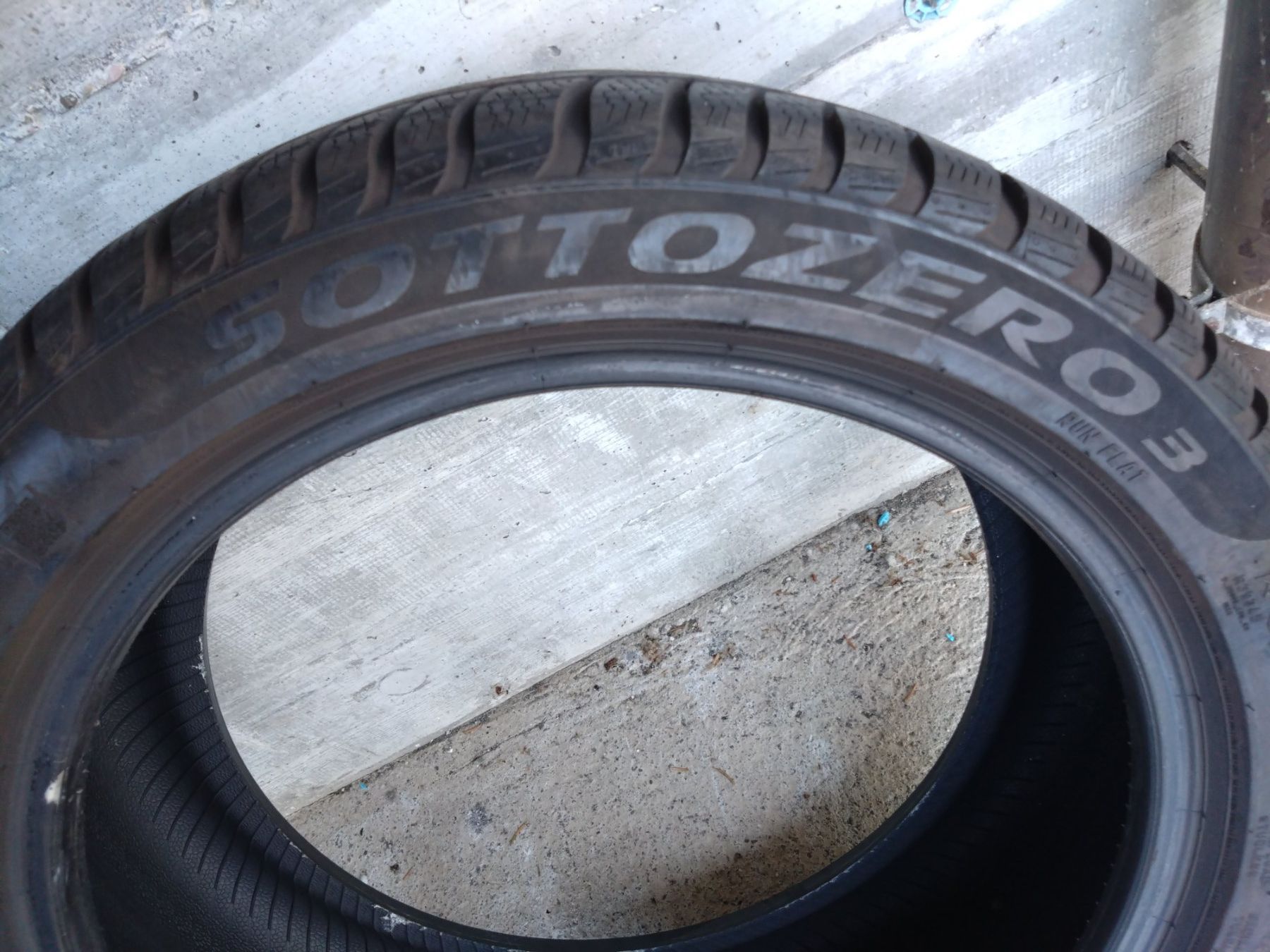 Pirelli Pneus & Roues: 225/45R18 Winterreifen Pirelli – D'occasion à Bergdietikon par Corolla10 5