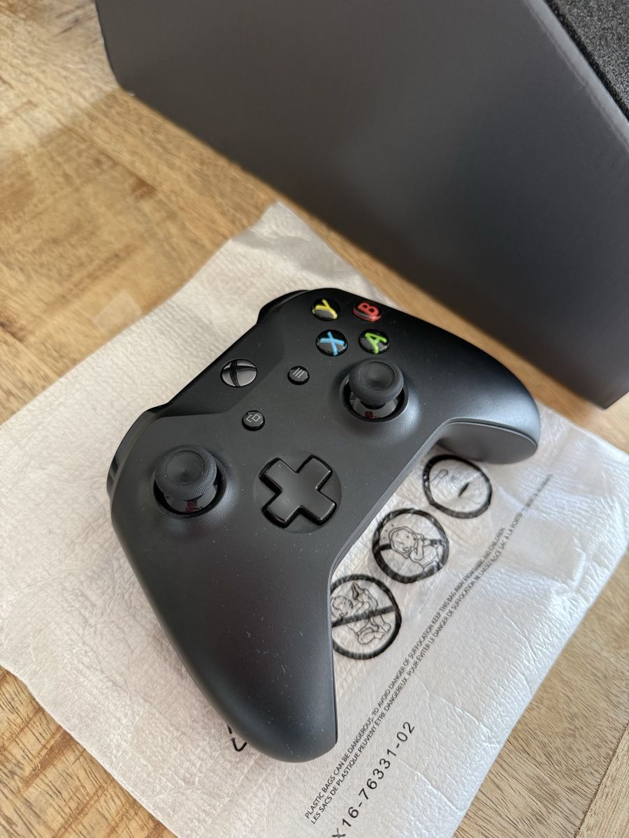 Microsoft Konsolen: XBOX SERIES X 1TB - Neuwertig – Neu (gemäss Beschreibung) aus Gibswil von Oidus 2